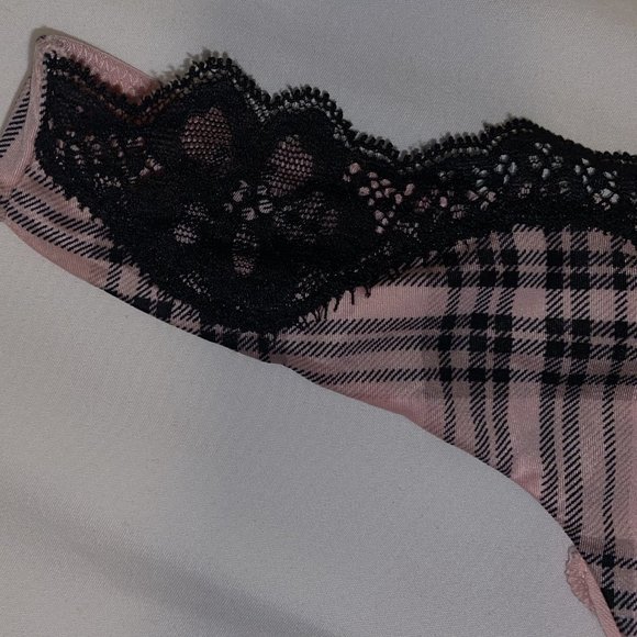 Victoria's Secreet Dream Angel satin & lace thong panty - Picture 3 of 7